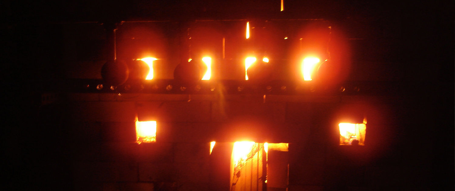 Bradley-B-Potter-Wood-Firing-Clinics Wood kiln in firing process